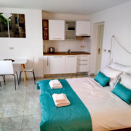 Olive Tree Apartments Умаг Екстер'єр фото