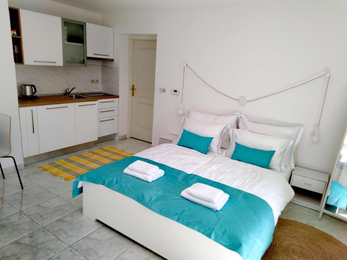 Olive Tree Apartments Умаг Екстер'єр фото
